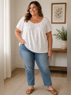 White Eyelet Como Vintage Women's Top